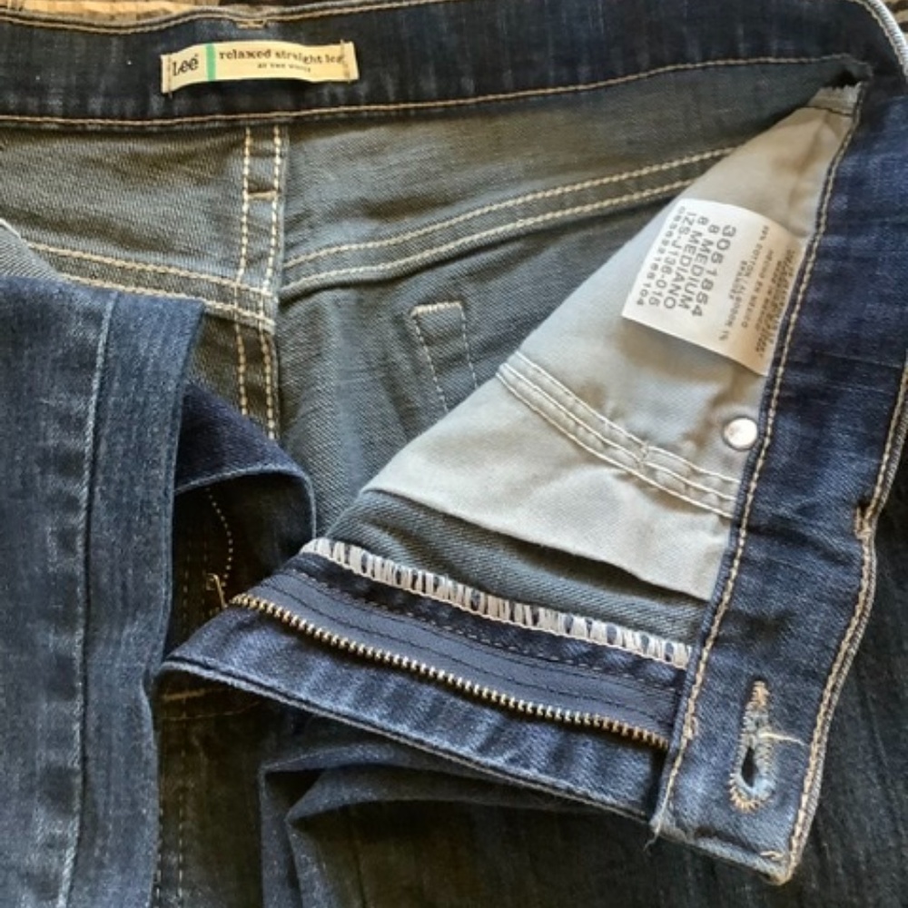 Lee Relaxed Straight Leg Jeans  (8 Med)